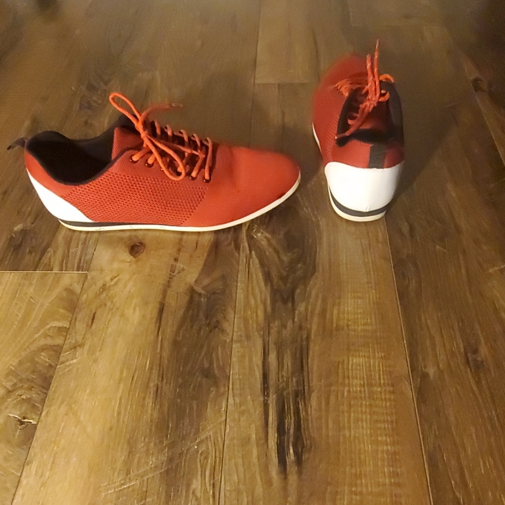 Shoes - Picture 2 of 3